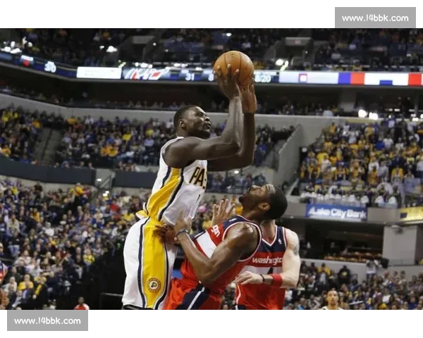 深入解析篮球比赛中阻挡犯规的判罚标准与实战影响及其战术价值探讨